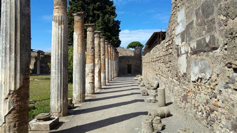 Ruins of Pompei : Southern Italy | Visions of Travel