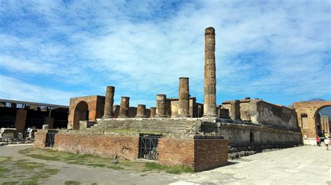Ruins of Pompei : Southern Italy | Visions of Travel