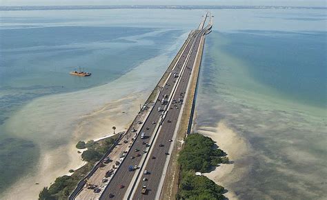 Running the Courtney Campbell Causeway in Tampa, Florida ...