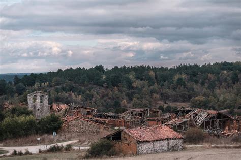 Ruta por los pueblos abandonados cerca de Calatañazor | Guía Repsol