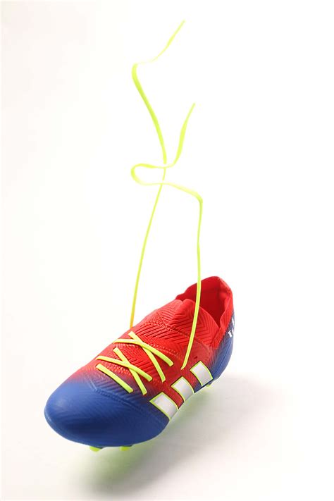 ️ Las botas y zapatillas de Messi para niños están en # ...
