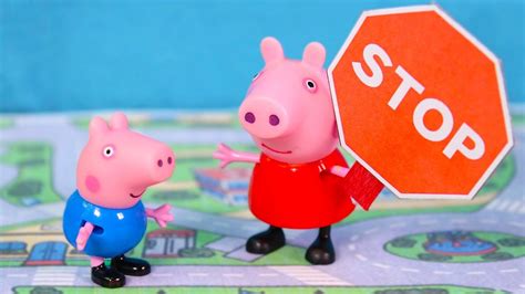️ PEPPA PIG ️ George y Peppa aprenden educación víal con ...