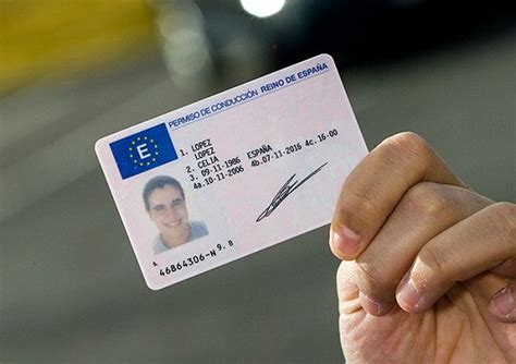 ⊛ Requisitos para renovar el Carnet de conducir en España【2022