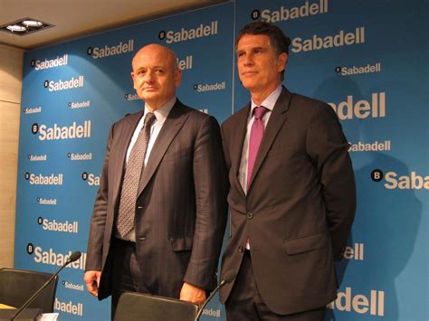 Sabadell ve  inevitable  cobrar más por los depósitos a los clientes