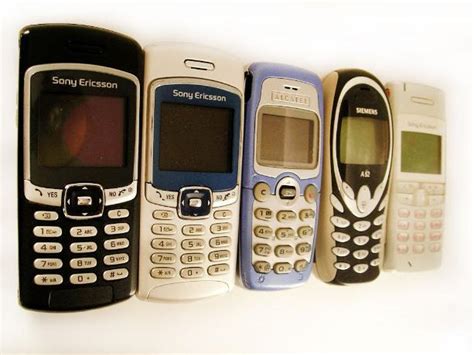 ¿Sabes cuánto cuestan ahora los celulares antiguos?