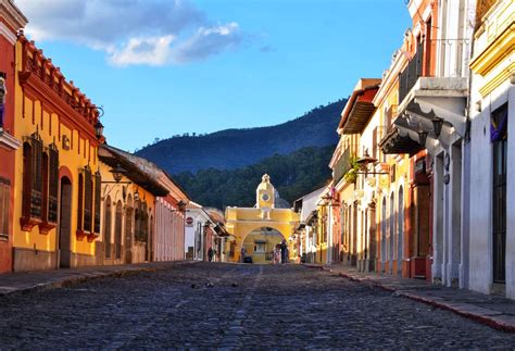 Sacatepéquez | La icónica Calle del Arco, en La Antigua Guatemala, es ...