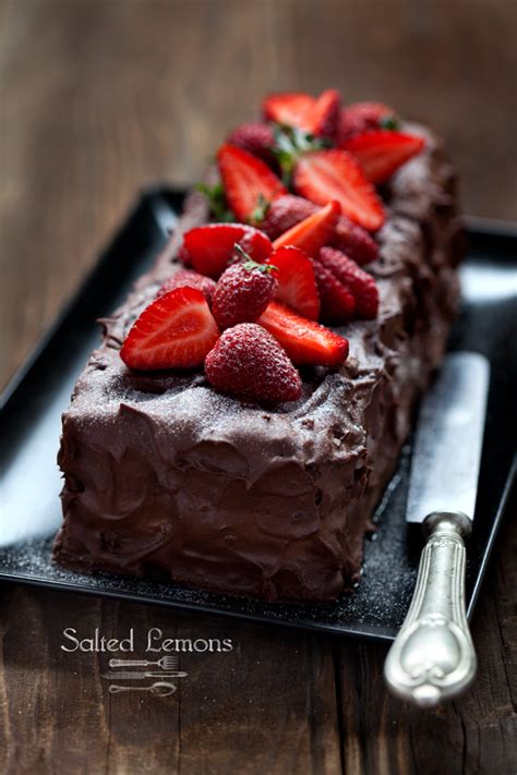 salted lemons: Chocolate cake with strawberries