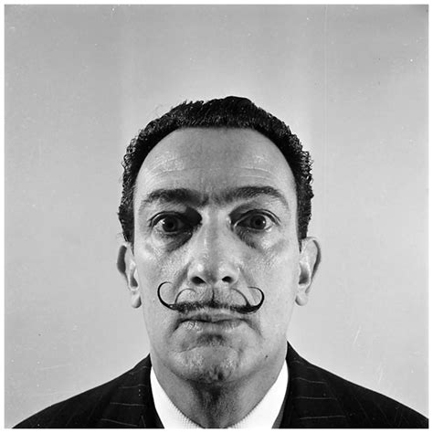 Salvador Dalí   Biography of famous artists
