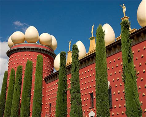 Salvador Dali Museum in Spain   Museo Salvador Dali Figueres