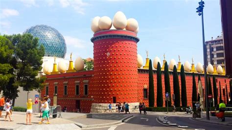 Salvador Dalí was something of an architect, too! • Dalí
