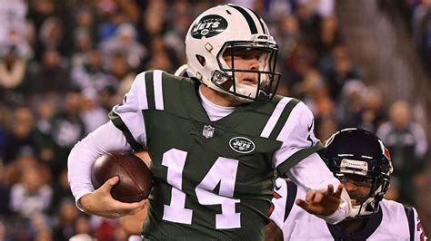 Sam Darnold of New York Jets continues late season success ...