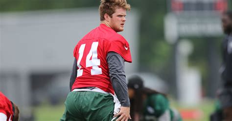 Sam Darnold signs with NY Jets, ending holdout