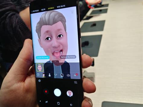Samsung AR Emoji: It Almost Looks Like Me, I Guess