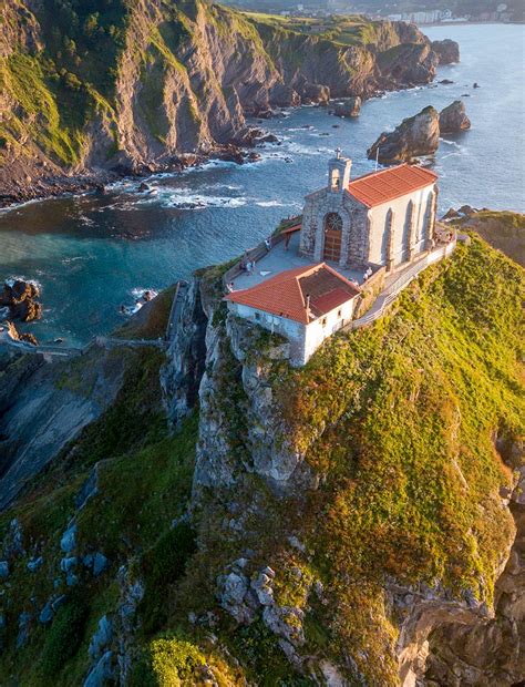 San Juan de Gaztelugatxe, un castillo de roca sobre el mar ...