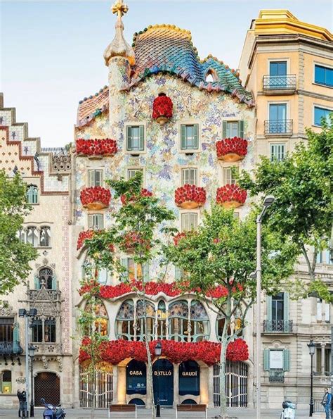 Sant Jordi 2017. Casa Batlló. Barcelona | Гауди, Путешествия, Барселона