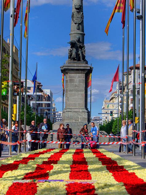 Sant Jordi, la fiesta del libro y la rosa en Cataluña