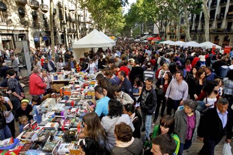 Sant Jordi’s Day in Barcelona: a stroll that you can’t miss | What to ...
