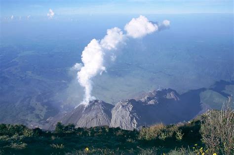 Santa María Volcano, Quetzaltenango, Guatemala Tourist ...