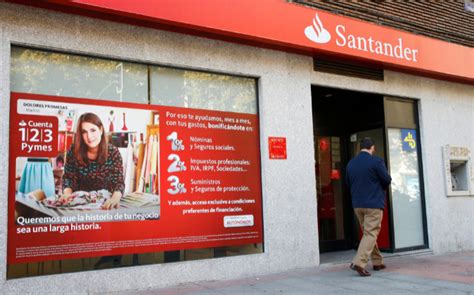Santander cerrará más de 400 oficinas y reducirá empleo