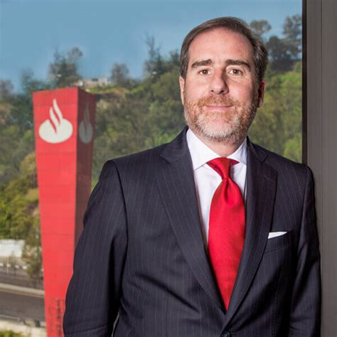 Santander México gana 742 millones de dólares en 2016