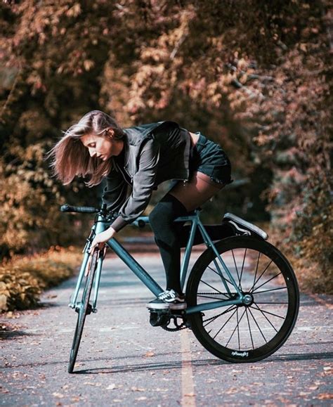 Scarlett IG: __scarbelly | Bicicleta de carretera, Fixie, Bicicletas