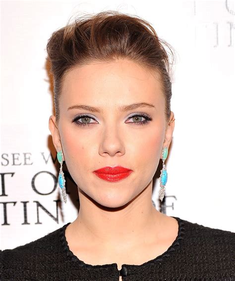 Scarlett Johansson En clave rouge | Rostro diamante, Scarlett johansson ...