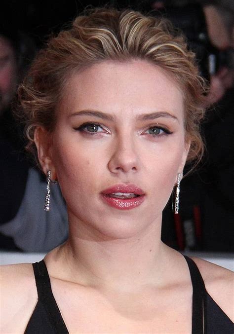 Scarlett Johansson his measurements his height his weight   CELEBRITY