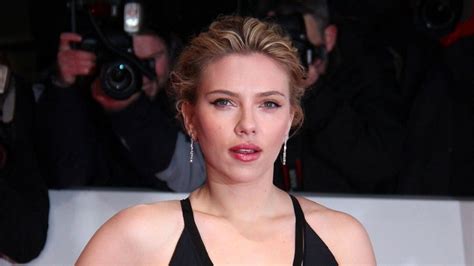 Scarlett Johansson se suma a las famosas que tienen su marca de ...