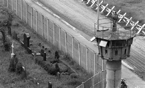 Se cumplen 30 años de la caída del Muro de Berlín: el día ...