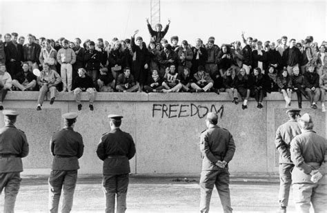 Se cumplen 31 años de la caída del Muro de Berlín ...