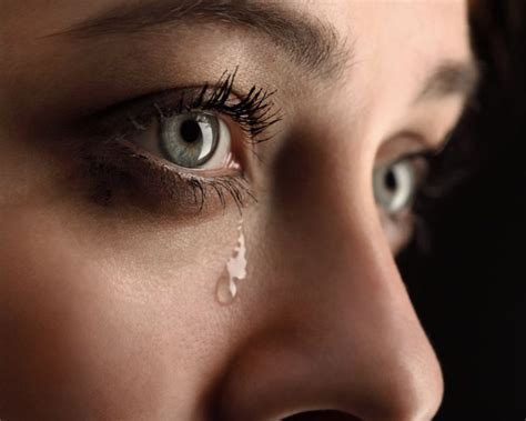 Según los psicólogos, las personas que lloran mucho tienen este rasgo ...