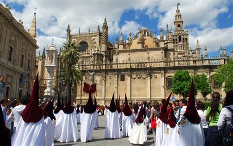 Semana Santa de Sevilla | Fiestas Populares | España Fascinante