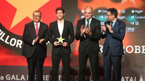 Sergi Roberto: I want to stay at Barcelona, the club of my ...