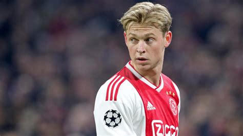Share Ajax opens higher after the sale of Frenkie de Jong ...