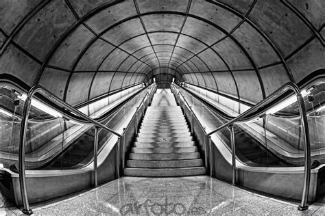 Simetria en el metro Imagen & Foto | arquitectura ...