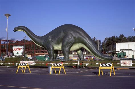 Sinclair Dinoland | Dinosaur exhibition, Exhibition, Photo