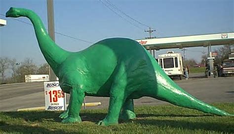 Sinclair Dinosaur Statues | RoadsideArchitecture.com