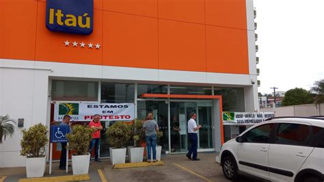 Sindicato fecha agência do Itaú em Timbó após demissão de funcionários