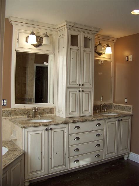 smaller area for double sinks   but I like the storage ...