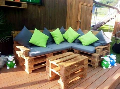 Sofa con palets   una maravilla de diseño funcional y cómoda