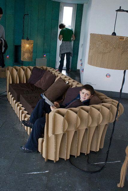 sofá de cartón corrugado #furnitureIdeas | Diy cardboard furniture ...