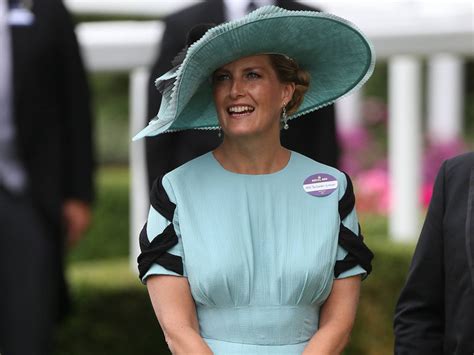 Sofía de Wessex se atreve a ser la primera  royal  en llevar pantalón ...