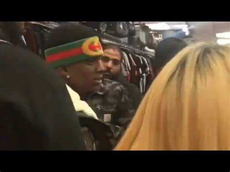 Soulja Boy Tries To Walk Out Shoe Store Without Paying Gets Checked By ...
