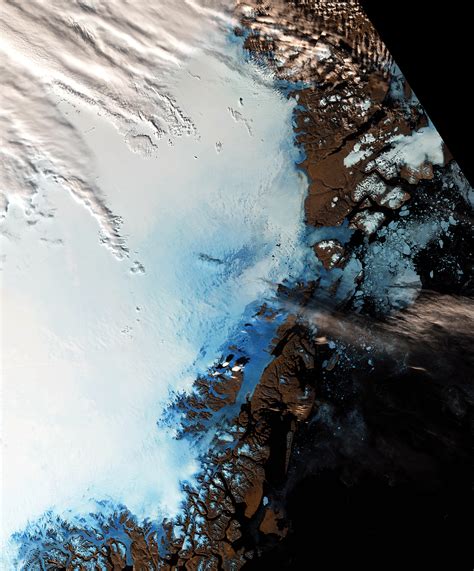 Space in Images   2016   10   Greenland changing ice