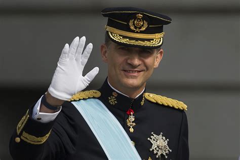 Spain s new King Felipe VI swears his oath   The Blade