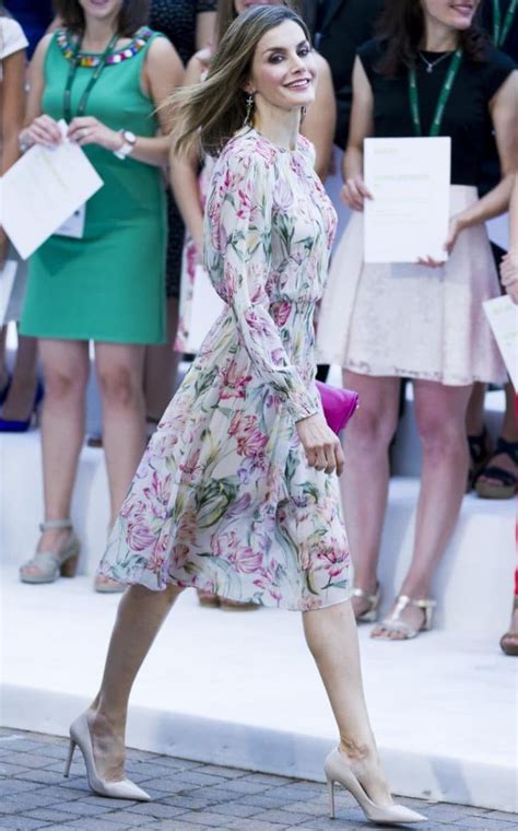 Spain s Queen Letizia masters summer elegance in a £49.99 ...