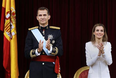 Spain’s new King Felipe VI swears oath as head of state