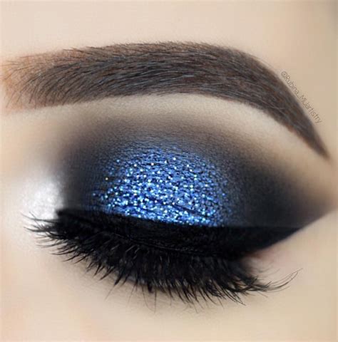 sparkly blue eyeshadow look | Blue eyeshadow makeup, Blue makeup ...