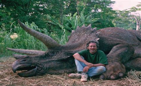 Spielberg incendia las redes con una foto de un dinosaurio muerto hace ...