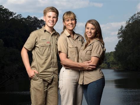 Steve Irwin s family returns to Animal Planet 11 years after his death